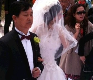 謝娜家庭背景曝光 謝娜后臺(tái)很硬嗎? 8