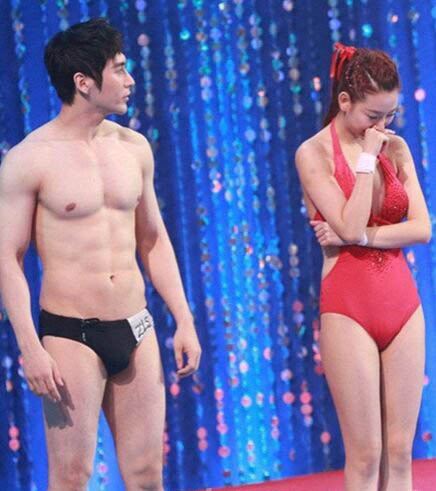 張倫碩跳水走光怎么回事？ 跳水掉泳褲實(shí)在尷尬 1