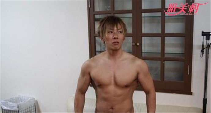 男優拍戲經歷綠汁事件 私處流綠汁忍淚照舔十分敬業 1
