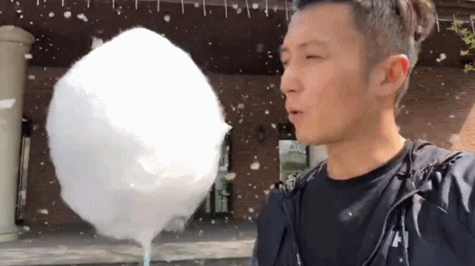 謝霆鋒吃柳絮 畫面竟出奇的美引圍觀他的這個表情亮了 2