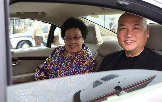 遲重瑞有過幾次婚姻 現任妻子陳麗華倒追成就今天的幸福(2) 1