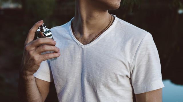學會男士香水的使用方法 香水怎么噴更好 1