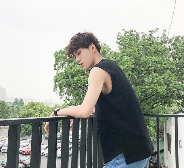 男生黑色服裝搭配 經(jīng)典又百搭的黑色元素 1