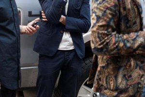 男士西裝搭配t恤可以嗎 怎么搭配
