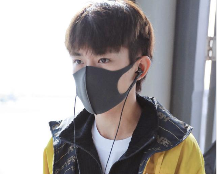 男生黃外套內搭什么顏色衣服好看 1