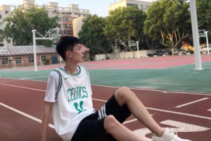 2020年春夏男生干凈帥氣的搭配推薦