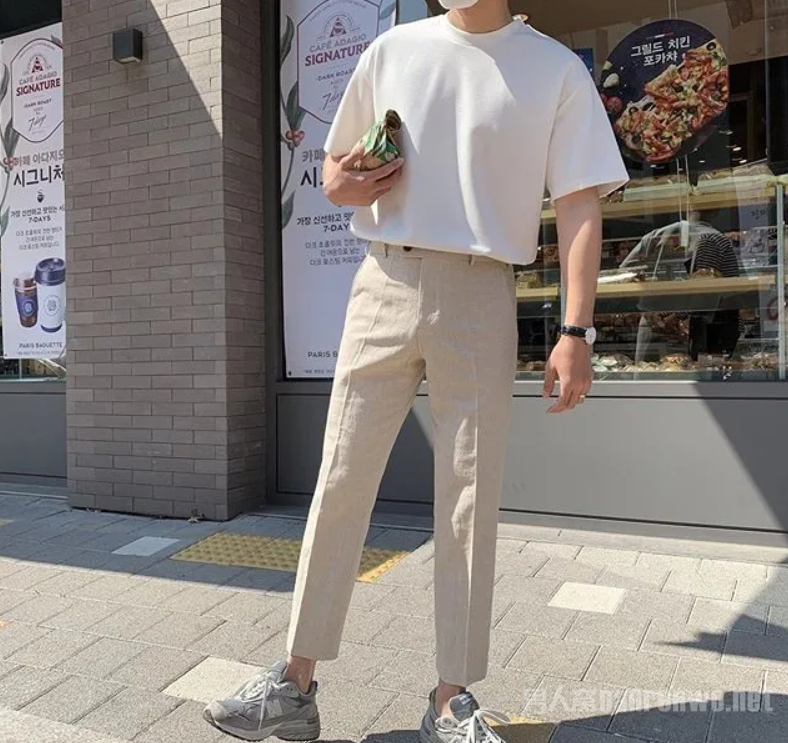 夏季男生T恤搭配技巧 畫(huà)龍點(diǎn)睛的效果 1