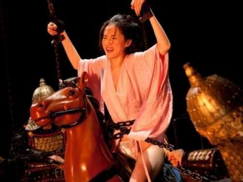 古代女子刑罰騎木馬驢的過程圖解 6