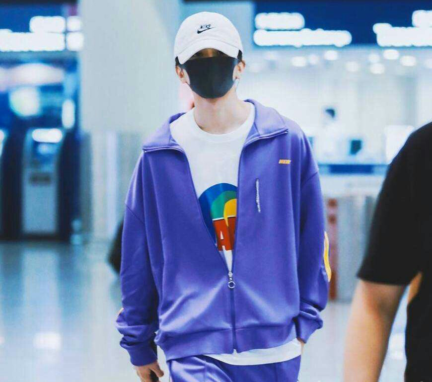 蔡徐坤最喜歡的衣服 蔡徐坤的服裝搭配街拍 3