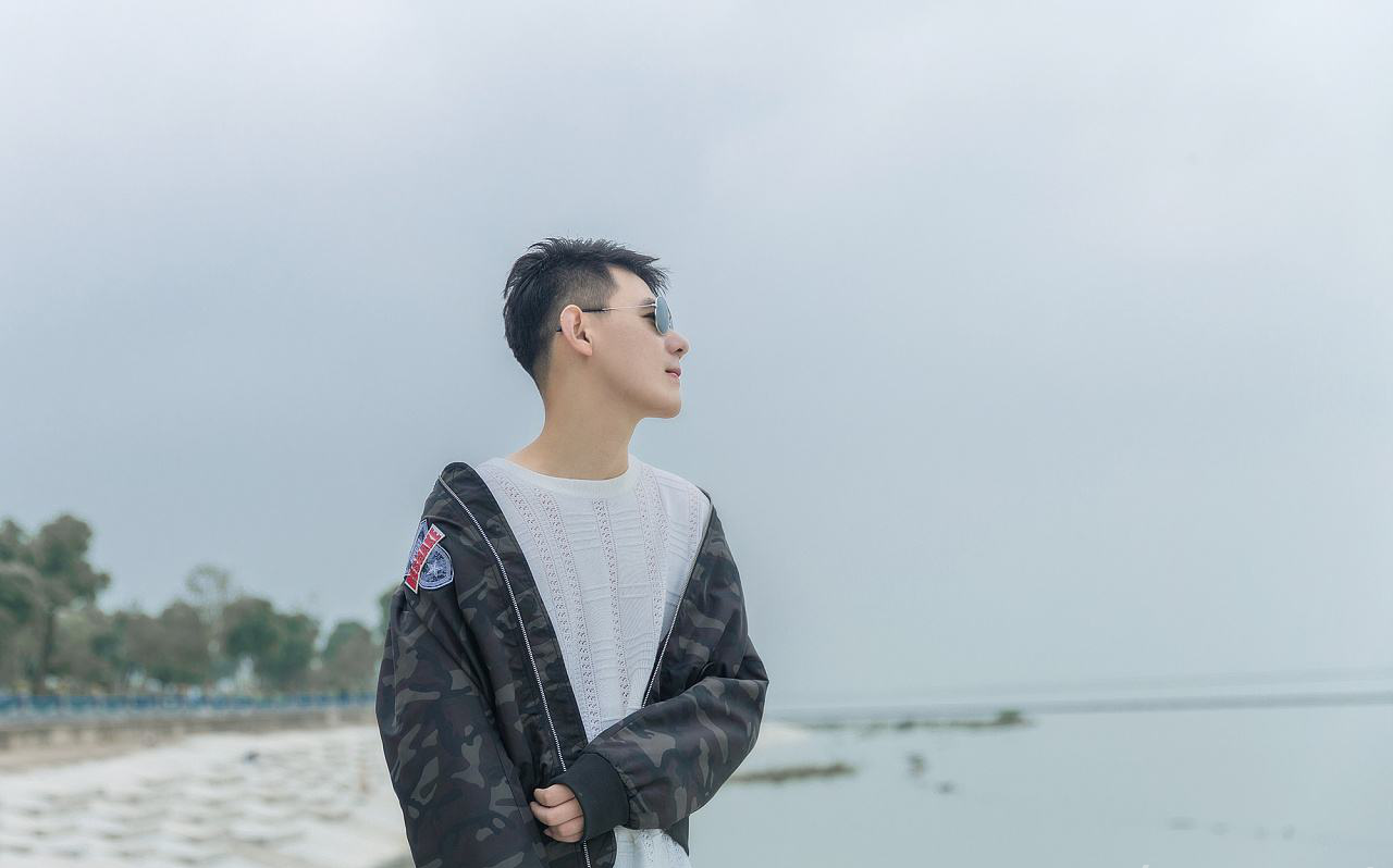 肩膀窄的男生怎么穿 肩窄的男生穿衣技巧 1