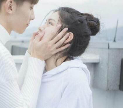 為什么和女孩接吻會上癮 和女孩接吻是甜的 3