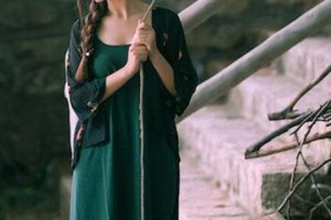 學士服綬帶怎么戴 服綬帶的佩戴方法