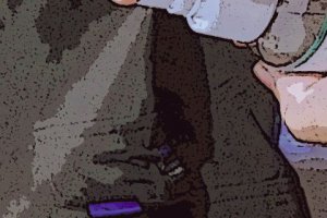 深色衣服被84褪色怎么補救
