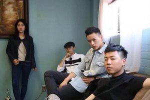 董又霖和成龍的關系 董又霖的背景不一般