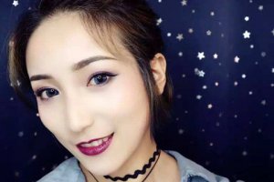 藍色眼線配什么口紅 藍色美瞳適合什么口紅