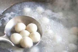 湯圓浮起來(lái)就是熟了嗎?湯圓冷水煮還是熱水煮