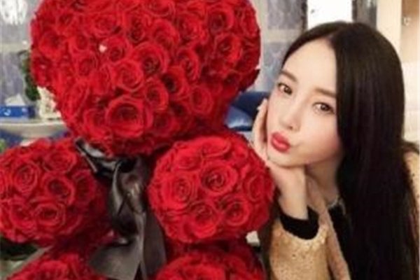 李小璐和賈乃亮真的復(fù)婚了嗎?姐弟戀最終走向陌路 4